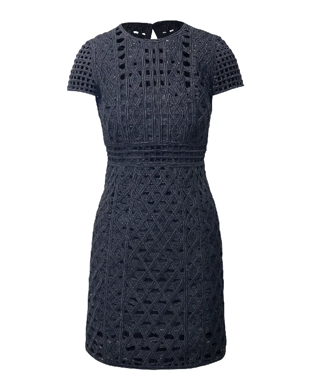 Price Blitz Burberry Lace Mini Dress in Black Polyamide