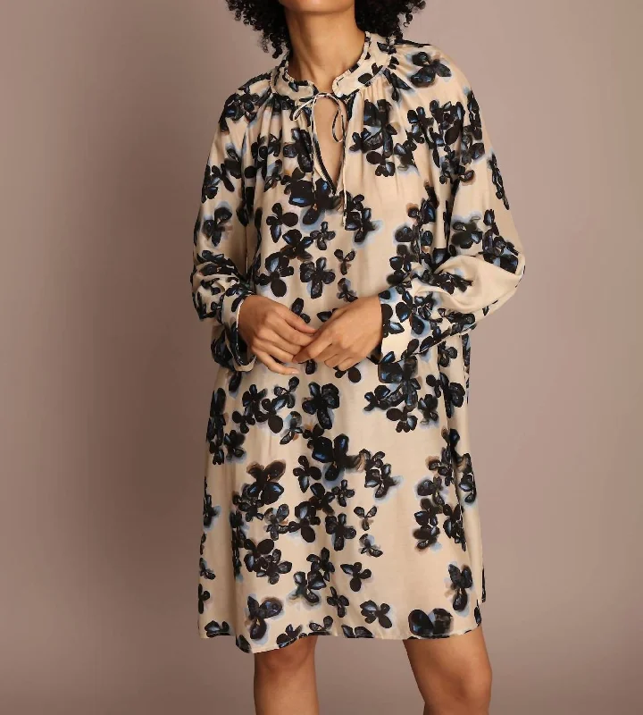 Don't Wait Loveland Dress In Blue
